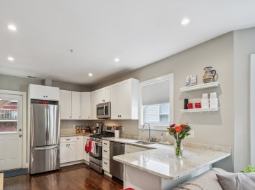 40 Stockton St., Boston, Massachusetts, 3 Bedrooms Bedrooms, 5 Rooms Rooms,2 BathroomsBathrooms,Residential Lease,For Rent,Stockton St.,73429354