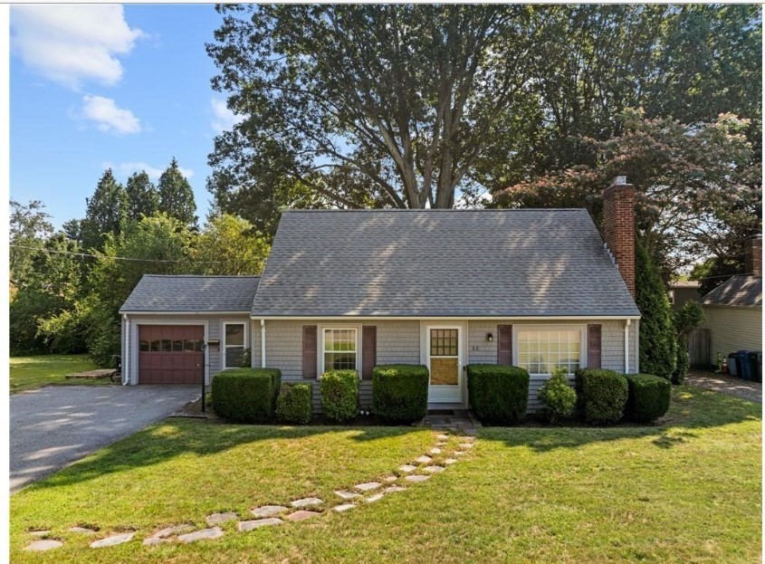 86 Bretton Woods Dr, Cranston, Rhode Island, 3 Bedrooms Bedrooms, 6 Rooms Rooms,1.5 BathroomsBathrooms,Residential,For Sale,Bretton Woods Dr,73411873