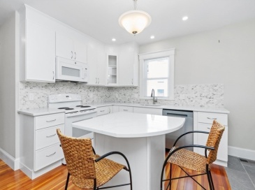 41-43 Elliot St, Norwood, Massachusetts, 2 Bedrooms Bedrooms, 5 Rooms Rooms,1 BathroomBathrooms,Residential Lease,For Rent,Elliot St,73419727