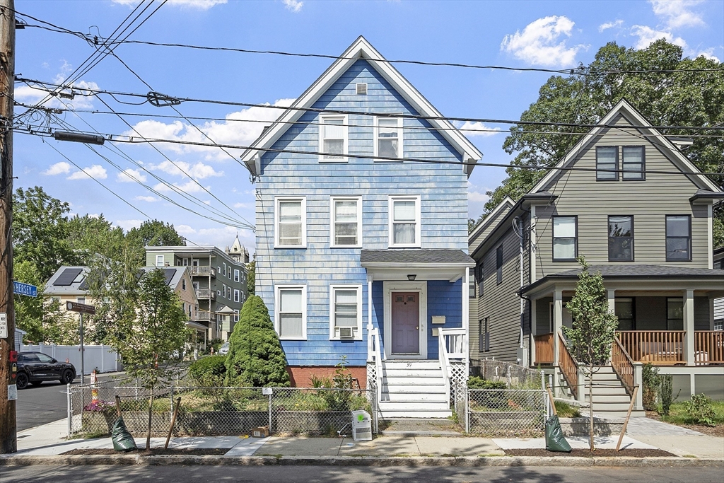 39 Berkeley St, Somerville, Massachusetts, 6 Bedrooms Bedrooms, 13 Rooms Rooms,2.5 BathroomsBathrooms,Residential Income,For Sale,Berkeley St,73418545