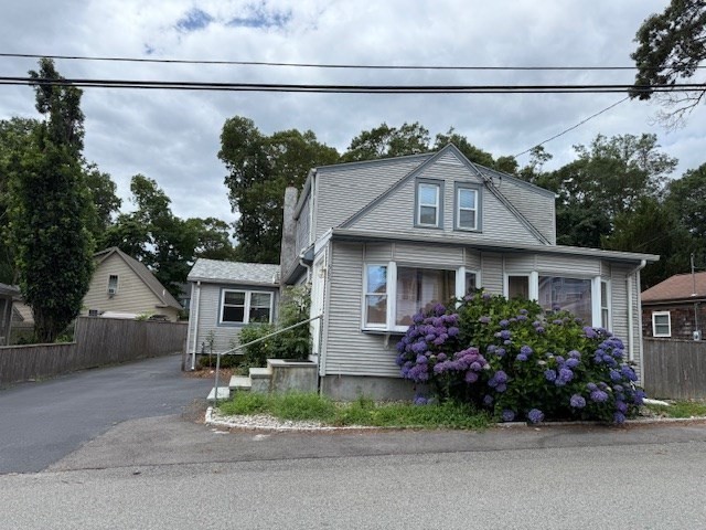 585 Hancock Street, Tiverton, Rhode Island, 4 Bedrooms Bedrooms, 8 Rooms Rooms,2 BathroomsBathrooms,Residential,For Sale,Hancock Street,73406585