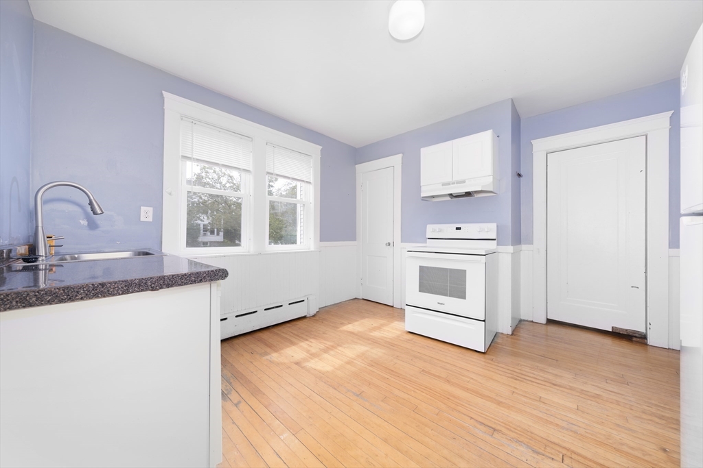 58 Longfellow Rd, Worcester, Massachusetts, 3 Bedrooms Bedrooms, 6 Rooms Rooms,2 BathroomsBathrooms,Residential Lease,For Rent,Longfellow Rd,73410812