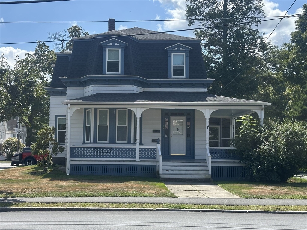 128 Woburn Street, Reading, Massachusetts, 1 Bedroom Bedrooms, 4 Rooms Rooms,1 BathroomBathrooms,Residential Lease,For Rent,Woburn Street,73422552