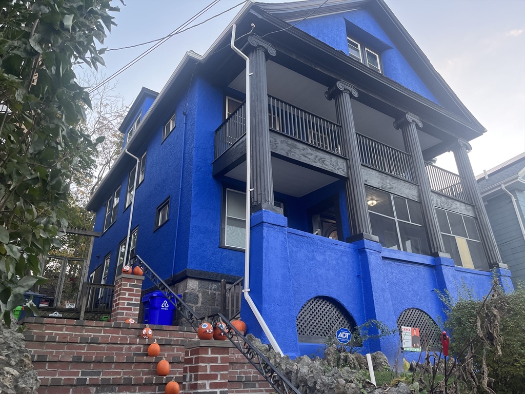 17 Townsend, Boston, Massachusetts, 3 Bedrooms Bedrooms, 5 Rooms Rooms,1 BathroomBathrooms,Residential Lease,For Rent,Townsend,73437127