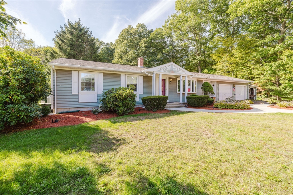 23 Colonial Way, Rehoboth, Massachusetts, 4 Bedrooms Bedrooms, 9 Rooms Rooms,2.5 BathroomsBathrooms,Residential Income,For Sale,Colonial Way,73437245