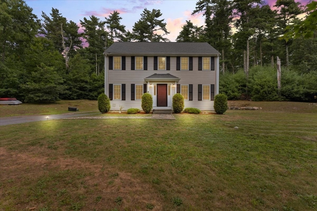 18 Blackmore Pond, Wareham, Massachusetts, 3 Bedrooms Bedrooms, 7 Rooms Rooms,2.5 BathroomsBathrooms,Residential,For Sale,Blackmore Pond,73410489