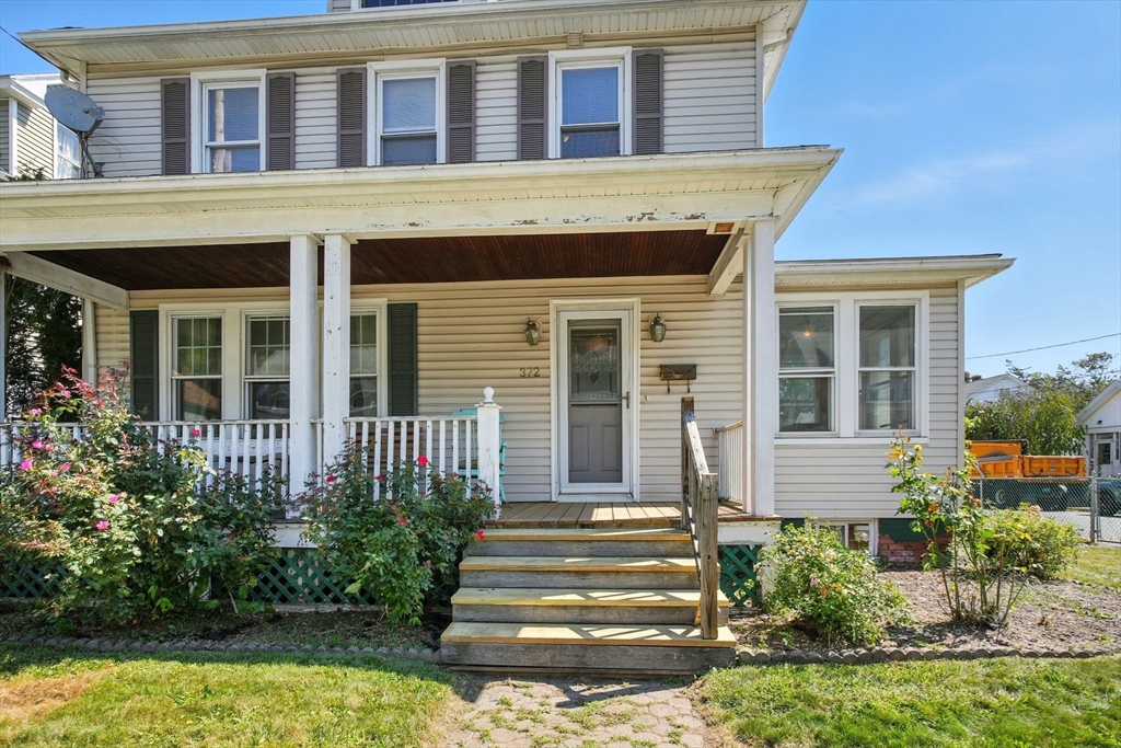 372 Hillside Ave, Holyoke, Massachusetts, 3 Bedrooms Bedrooms, 6 Rooms Rooms,1.5 BathroomsBathrooms,Residential,For Sale,Hillside Ave,73426281