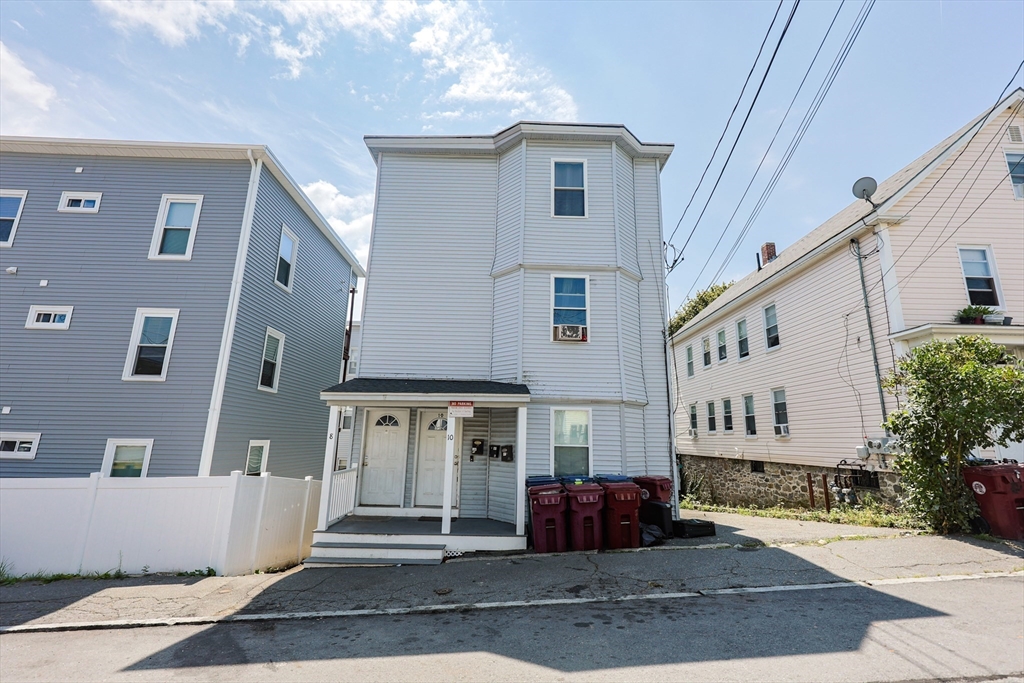 8 Marsh St, Lowell, Massachusetts, 9 Bedrooms Bedrooms, 15 Rooms Rooms,3 BathroomsBathrooms,Residential Income,For Sale,Marsh St,73419866