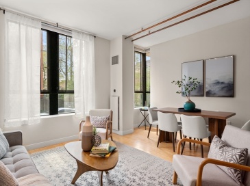 251 Heath Street, Boston, Massachusetts, 2 Bedrooms Bedrooms, 4 Rooms Rooms,1.5 BathroomsBathrooms,Residential Lease,For Rent,Heath Street,73405230