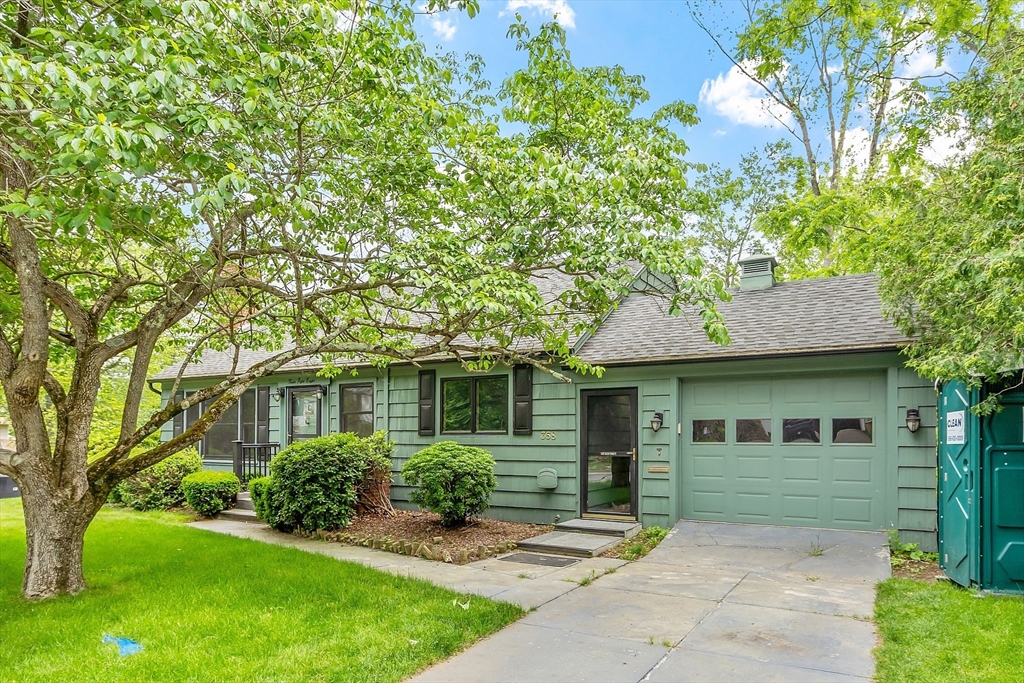 358 Salem St, Haverhill, Massachusetts, 4 Bedrooms Bedrooms, 8 Rooms Rooms,2 BathroomsBathrooms,Residential,For Sale,Salem St,73392684