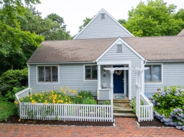 100 Mid-Iron Way, Mashpee, Massachusetts, 2 Bedrooms Bedrooms, 6 Rooms Rooms,2 BathroomsBathrooms,Residential,For Sale,Mid-Iron Way,73349708