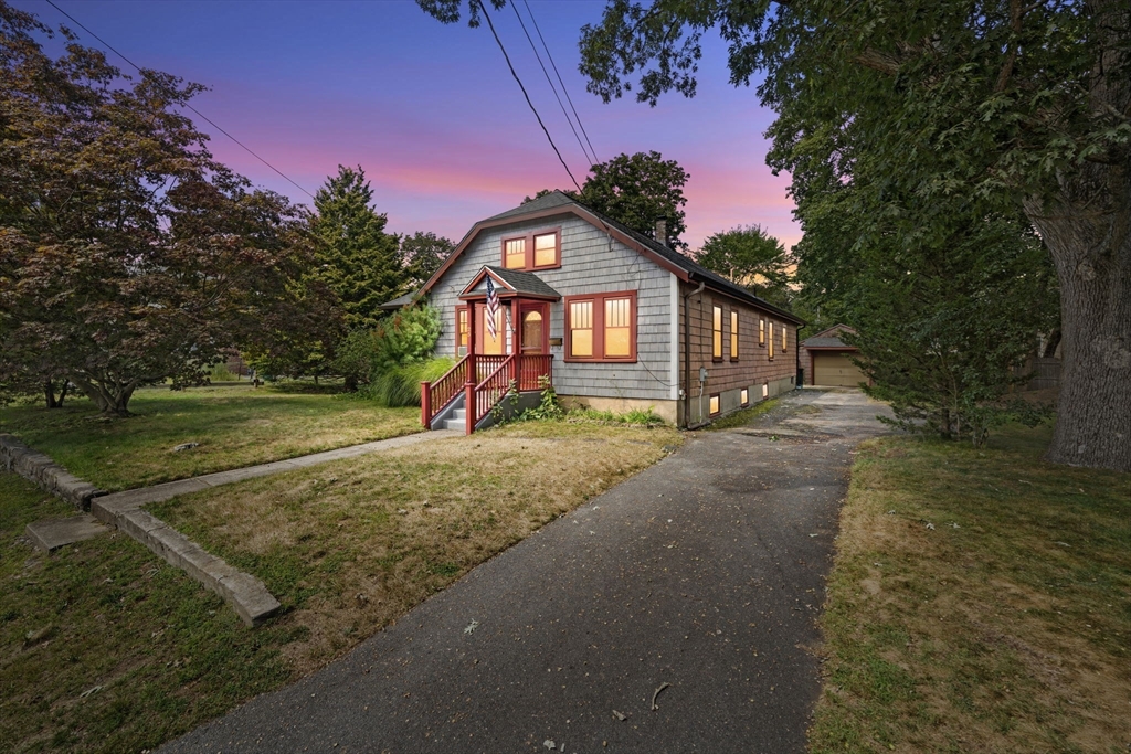 25 Bella Vista Avenue, Mansfield, Massachusetts, 3 Bedrooms Bedrooms, 6 Rooms Rooms,1 BathroomBathrooms,Residential,For Sale,Bella Vista Avenue,73425736