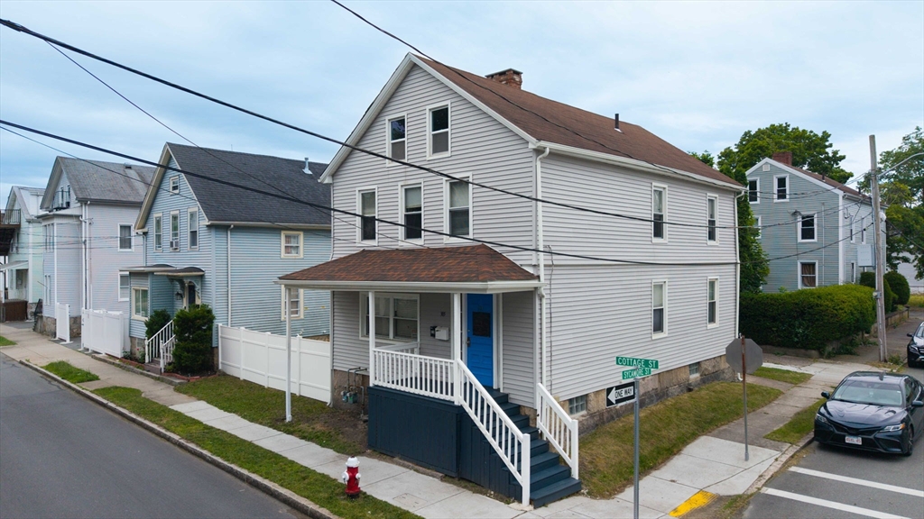 385 Cottage St., New Bedford, Massachusetts, 4 Bedrooms Bedrooms, 8 Rooms Rooms,2 BathroomsBathrooms,Residential Income,For Sale,Cottage St.,73398540