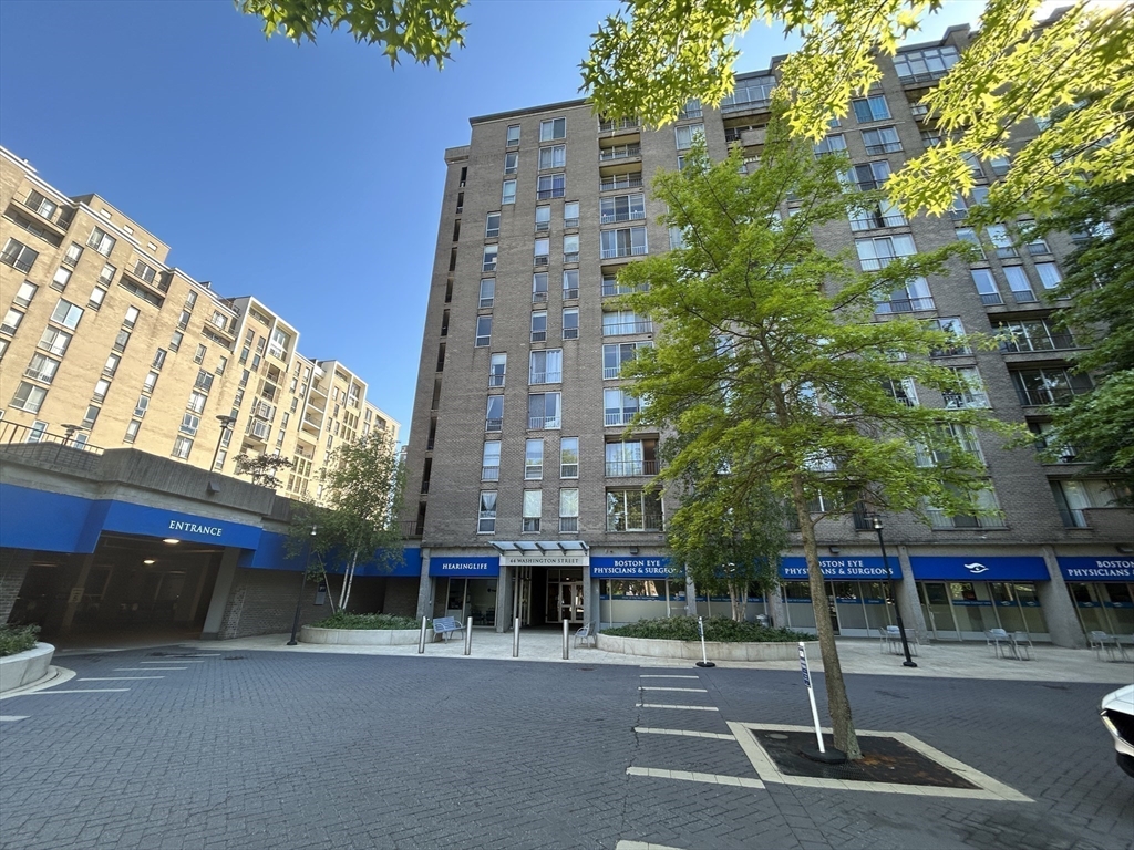 44 Washington St, Brookline, Massachusetts, 2 Rooms Rooms,1 BathroomBathrooms,Residential Lease,For Rent,Washington St,73430337