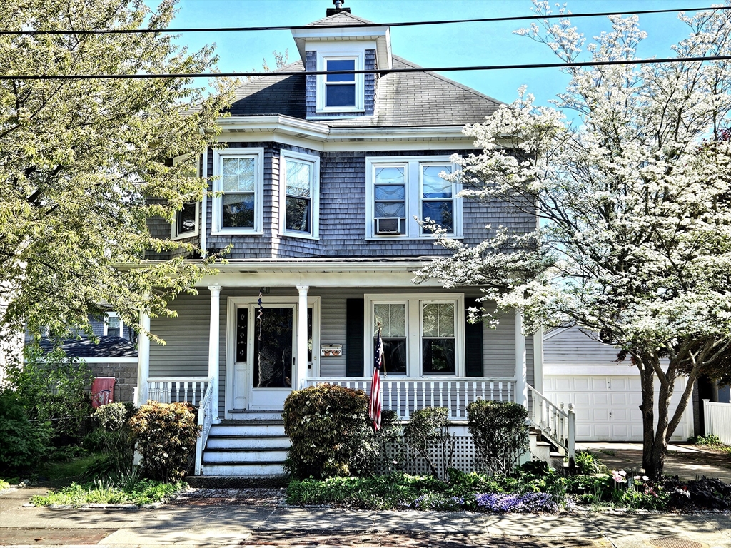 308 Hawthorn St, New Bedford, Massachusetts, 4 Bedrooms Bedrooms, 8 Rooms Rooms,2 BathroomsBathrooms,Residential,For Sale,Hawthorn St,73372906