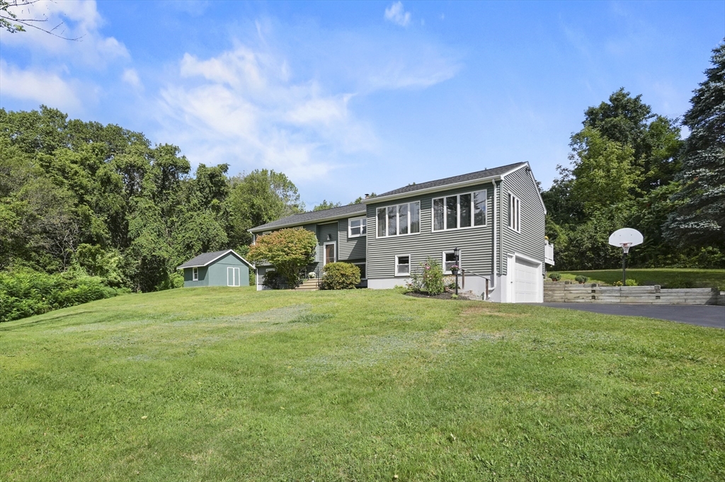 534 Pleasant Street, Leicester, Massachusetts, 3 Bedrooms Bedrooms, 6 Rooms Rooms,2 BathroomsBathrooms,Residential,For Sale,Pleasant Street,73420130