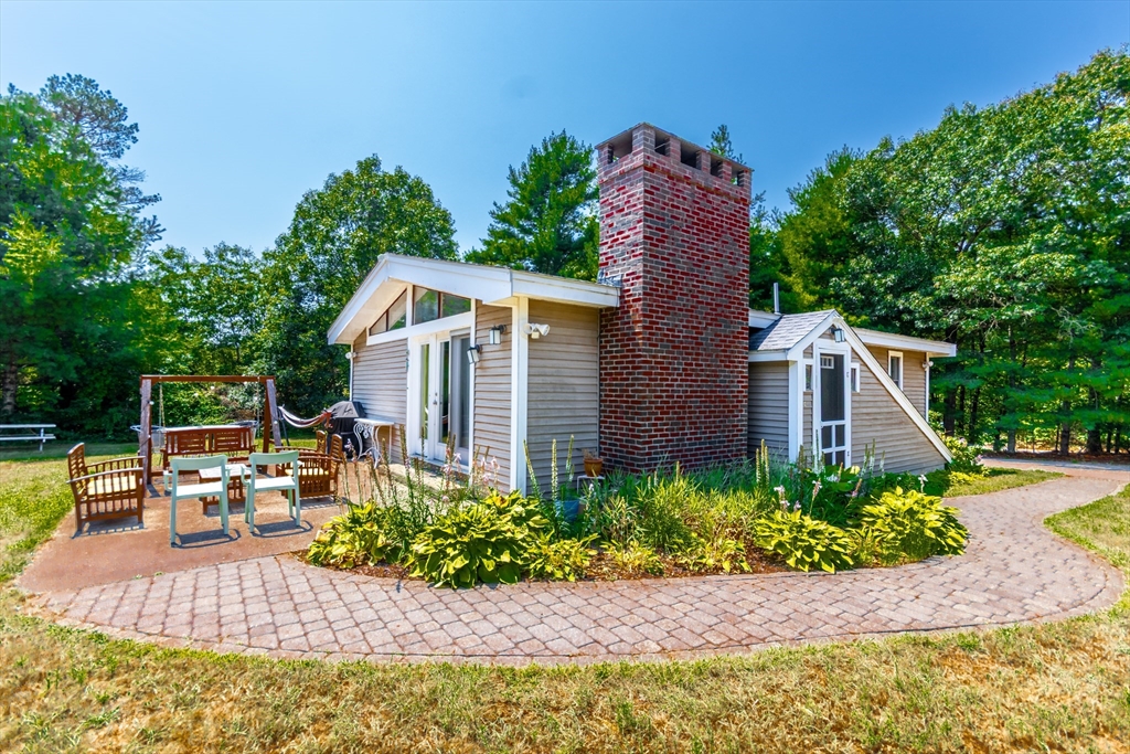 32 N Carver Rd, Wareham, Massachusetts, 2 Bedrooms Bedrooms, 5 Rooms Rooms,2 BathroomsBathrooms,Residential,For Sale,N Carver Rd,73416872