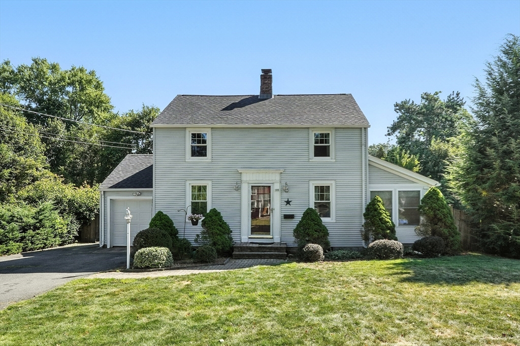 105 Meadowbrook Ave, West Springfield, Massachusetts, 2 Bedrooms Bedrooms, 6 Rooms Rooms,1.5 BathroomsBathrooms,Residential,For Sale,Meadowbrook Ave,73425936