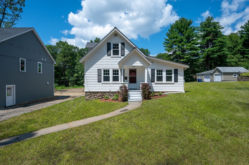 35 Nyland St, Worcester, Massachusetts, 3 Bedrooms Bedrooms, 5 Rooms Rooms,1 BathroomBathrooms,Residential,For Sale,Nyland St,73407682