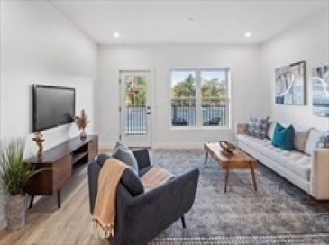 635 Main St., Wilmington, Massachusetts, 2 Bedrooms Bedrooms, 4 Rooms Rooms,2 BathroomsBathrooms,Residential Lease,For Rent,Main St.,73437421