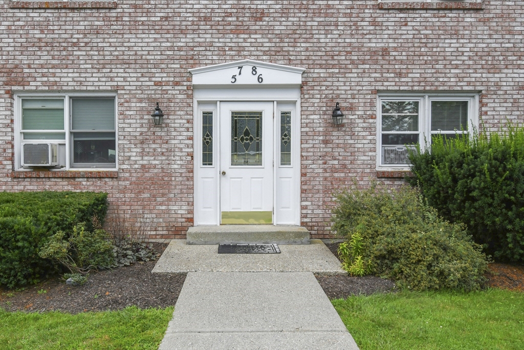 4 Onota Lane, Pittsfield, Massachusetts, 2 Bedrooms Bedrooms, 4 Rooms Rooms,1 BathroomBathrooms,Residential,For Sale,Onota Lane,73420377