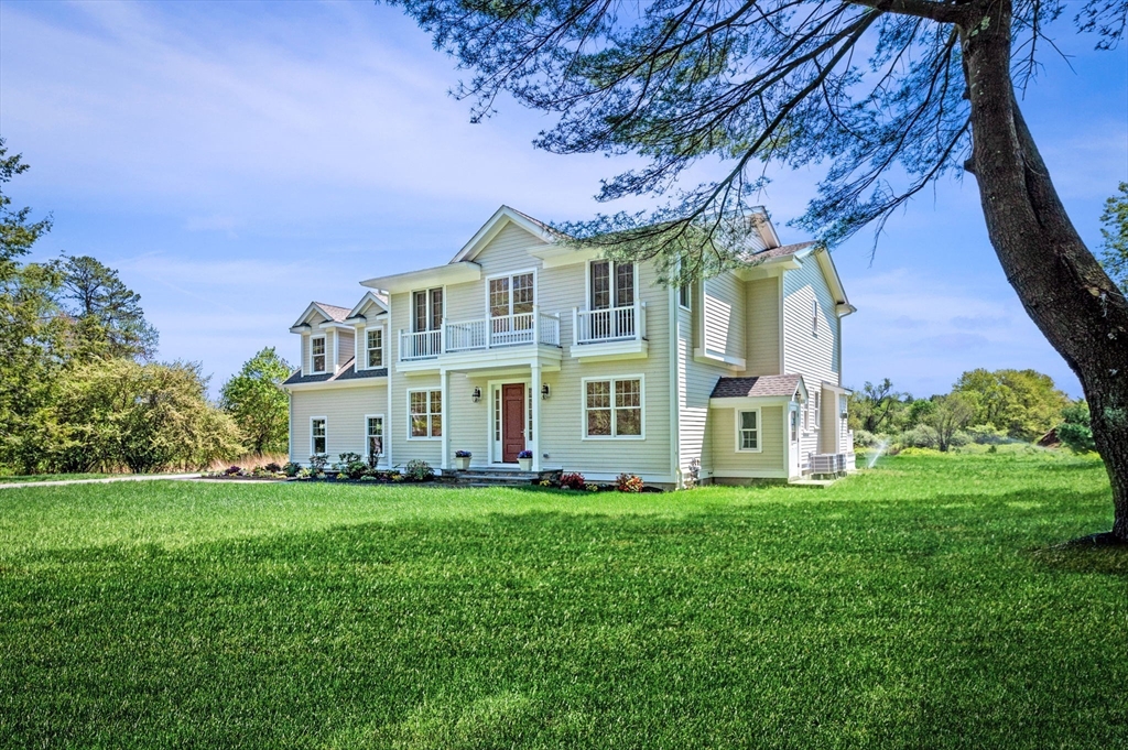 333 Perkins Row, Topsfield, Massachusetts, 4 Bedrooms Bedrooms, 11 Rooms Rooms,4.5 BathroomsBathrooms,Residential,For Sale,Perkins Row,73376190