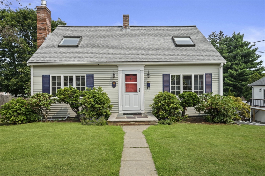 28 Hillside Ave, Stoneham, Massachusetts, 3 Bedrooms Bedrooms, 6 Rooms Rooms,2 BathroomsBathrooms,Residential Lease,For Rent,Hillside Ave,73421047