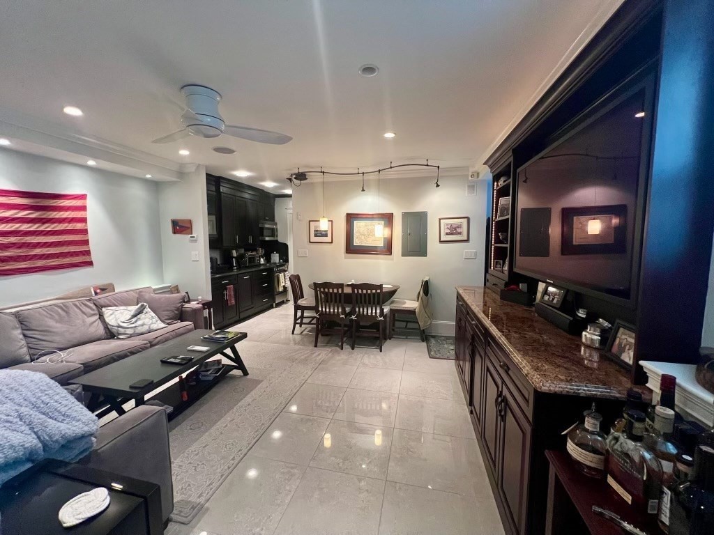 20 Monument St, Boston, Massachusetts, 2 Bedrooms Bedrooms, 4 Rooms Rooms,1 BathroomBathrooms,Residential Lease,For Rent,Monument St,73416772