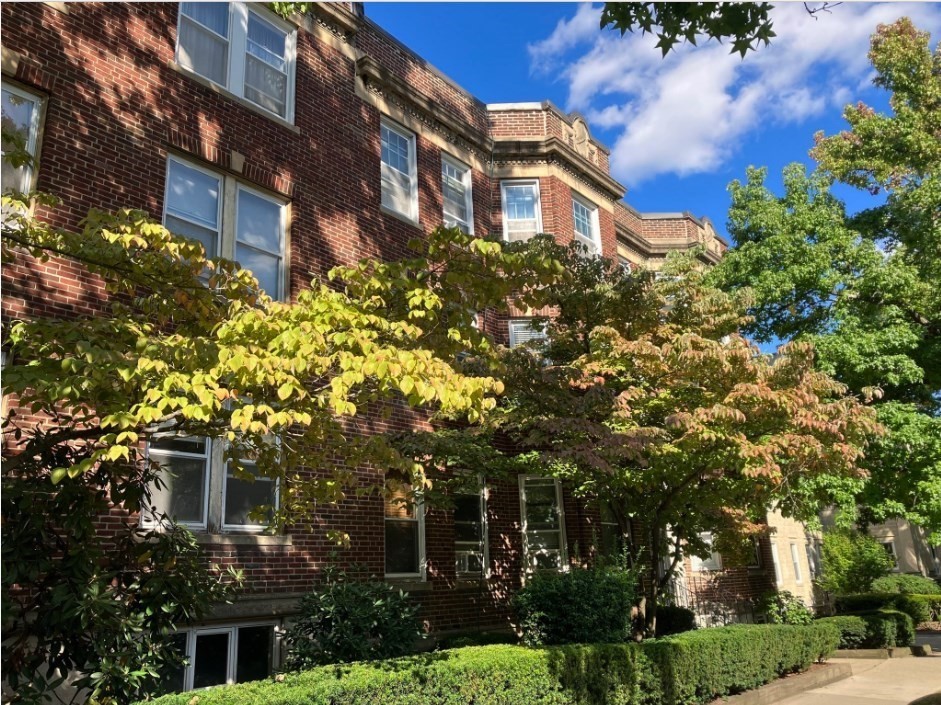 55 Thatcher, Brookline, Massachusetts, 2 Bedrooms Bedrooms, 5 Rooms Rooms,1 BathroomBathrooms,Residential Lease,For Rent,Thatcher,73422909