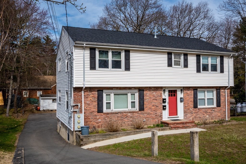 1299 Main Street, Walpole, Massachusetts, 3 Bedrooms Bedrooms, 5 Rooms Rooms,1 BathroomBathrooms,Residential Lease,For Rent,Main Street,73413684