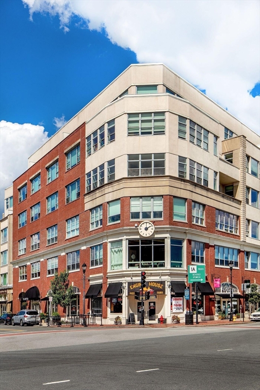 51 Lafayette Street, Salem, Massachusetts, 2 Bedrooms Bedrooms, 4 Rooms Rooms,2 BathroomsBathrooms,Residential,For Sale,Lafayette Street,73387368