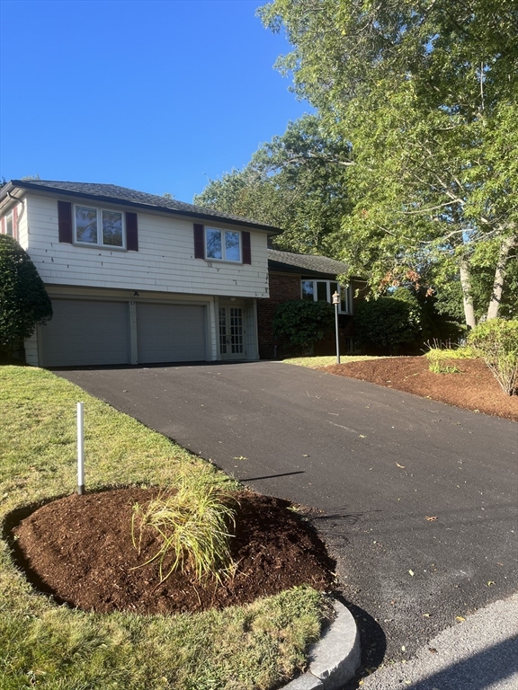 12 Trinity Road, Winchester, Massachusetts, 3 Bedrooms Bedrooms, 7 Rooms Rooms,2.5 BathroomsBathrooms,Residential Lease,For Rent,Trinity Road,73422112