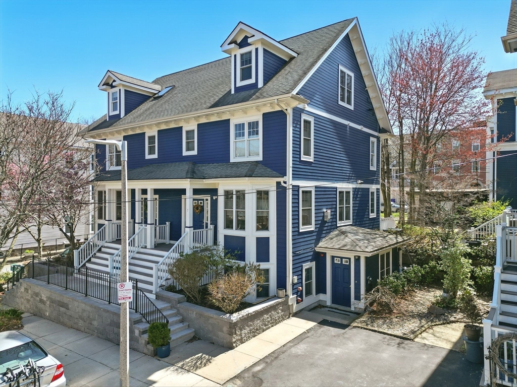 5 Lambert St, Boston, Massachusetts, 3 Bedrooms Bedrooms, 6 Rooms Rooms,1.5 BathroomsBathrooms,Residential,For Sale,Lambert St,73362994