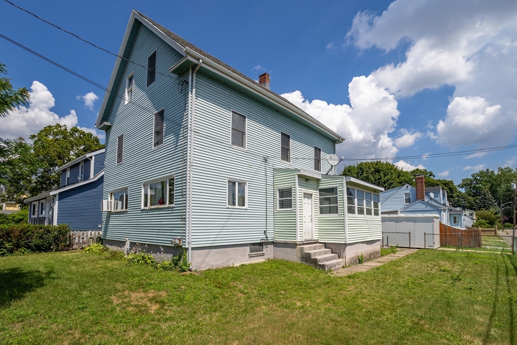 49-51 Spring St, Medford, Massachusetts, 8 Bedrooms Bedrooms, 16 Rooms Rooms,2 BathroomsBathrooms,Residential Income,For Sale,Spring St,73406436