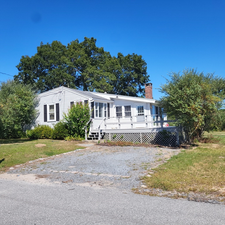 68 Leonard Street, Wareham, Massachusetts, 2 Bedrooms Bedrooms, 5 Rooms Rooms,1.5 BathroomsBathrooms,Residential Lease,For Rent,Leonard Street,73425131