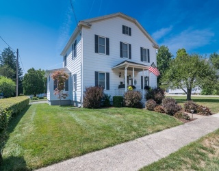 62 Ruggles St, Palmer, Massachusetts, 1 Bedroom Bedrooms, 4 Rooms Rooms,1 BathroomBathrooms,Residential Lease,For Rent,Ruggles St,73416942