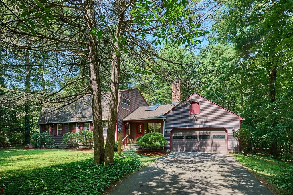 127 Pomeroy Meadow Rd, Southampton, Massachusetts, 3 Bedrooms Bedrooms, 7 Rooms Rooms,2 BathroomsBathrooms,Residential,For Sale,Pomeroy Meadow Rd,73417605