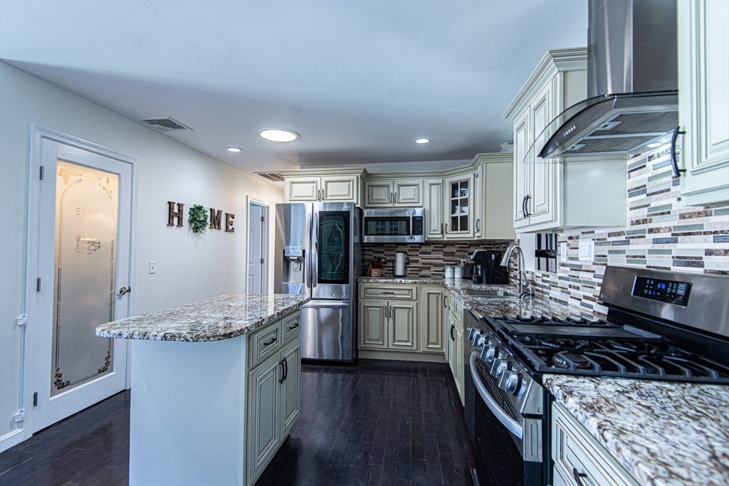 180 Elena, Cranston, Rhode Island, 3 Bedrooms Bedrooms, 8 Rooms Rooms,2 BathroomsBathrooms,Residential,For Sale,Elena,73437669