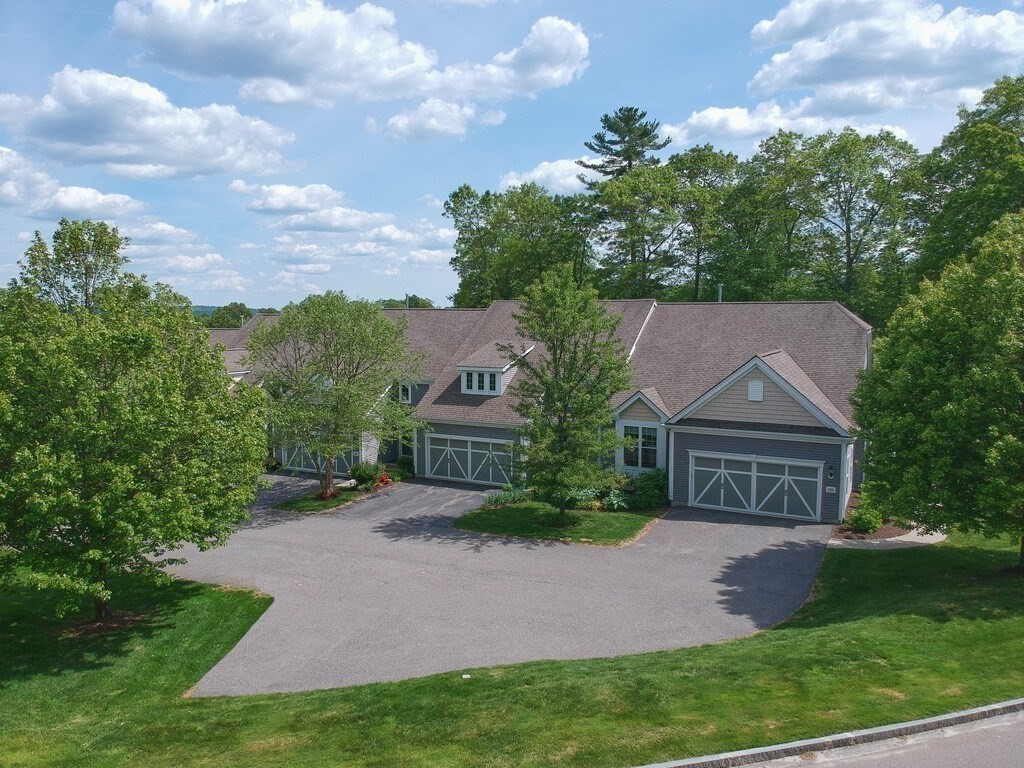 204 Sandtrap Court, Northbridge, Massachusetts, 3 Bedrooms Bedrooms, 7 Rooms Rooms,2.5 BathroomsBathrooms,Residential,For Sale,Sandtrap Court,73384895