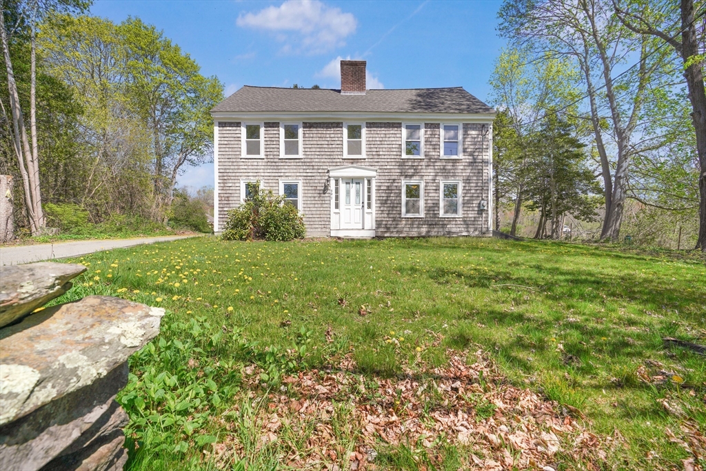 397 Locust St., Swansea, Massachusetts, 4 Bedrooms Bedrooms, 10 Rooms Rooms,1.5 BathroomsBathrooms,Residential,For Sale,Locust St.,73366962