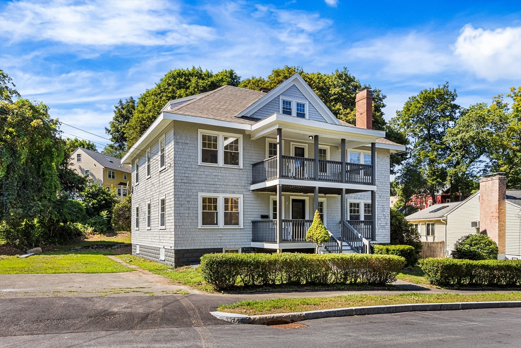 109 Orris St, Melrose, Massachusetts, 6 Bedrooms Bedrooms, 14 Rooms Rooms,2 BathroomsBathrooms,Residential Income,For Sale,Orris St,73421069