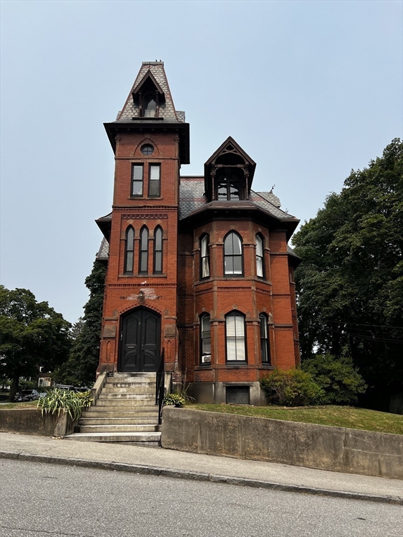 8 Claremont St, Worcester, Massachusetts, 1 Bedroom Bedrooms, 3 Rooms Rooms,1 BathroomBathrooms,Residential,For Sale,Claremont St,73414233