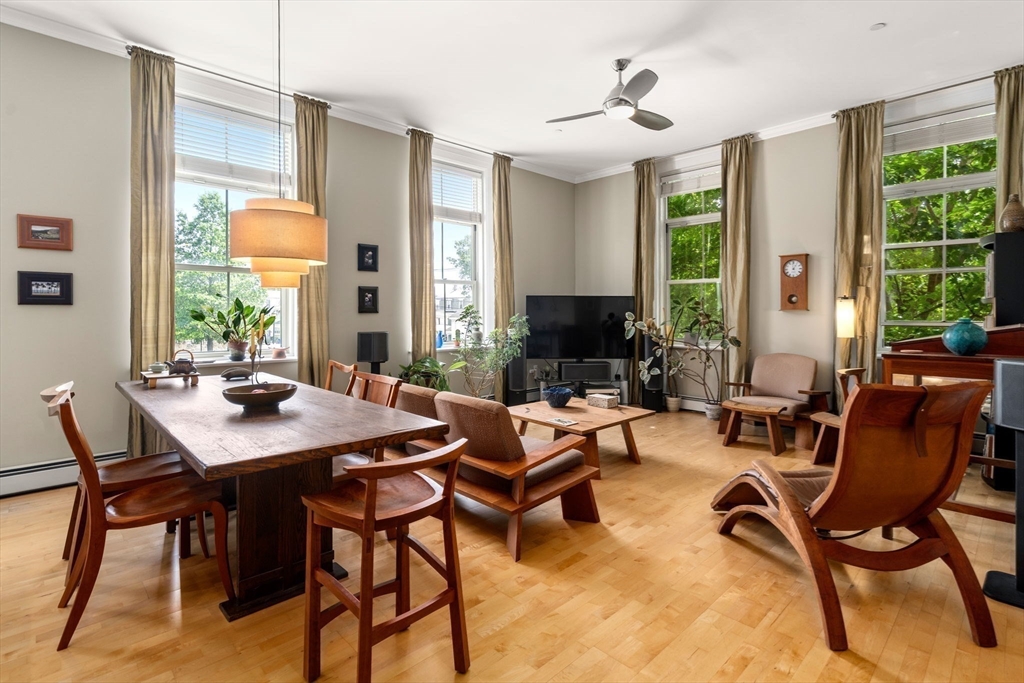 145 Glenwood St, Malden, Massachusetts, 2 Bedrooms Bedrooms, 3 Rooms Rooms,2 BathroomsBathrooms,Residential Lease,For Rent,Glenwood St,73418676