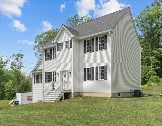 8 Sled Rd, Ashburnham, Massachusetts, 4 Bedrooms Bedrooms, 8 Rooms Rooms,2.5 BathroomsBathrooms,Residential,For Sale,Sled Rd,73404015