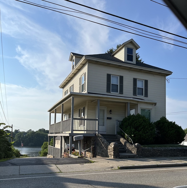 198 Main St, Clinton, Massachusetts, 3 Bedrooms Bedrooms, 6 Rooms Rooms,2 BathroomsBathrooms,Residential Lease,For Rent,Main St,73427027