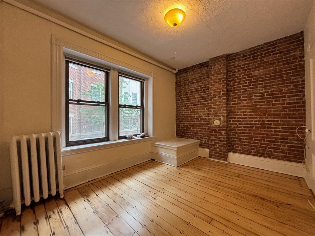 55 Joy St., Boston, Massachusetts, 2 Bedrooms Bedrooms, 4 Rooms Rooms,1 BathroomBathrooms,Residential Lease,For Rent,Joy St.,73438226