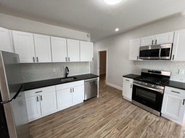 110 Old Harbor Street, Boston, Massachusetts, 3 Bedrooms Bedrooms, 6 Rooms Rooms,1 BathroomBathrooms,Residential Lease,For Rent,Old Harbor Street,73438252