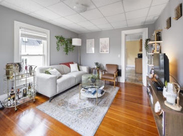 38 Spring, Somerville, Massachusetts, 1 Bedroom Bedrooms, 3 Rooms Rooms,1 BathroomBathrooms,Residential Lease,For Rent,Spring,73438303