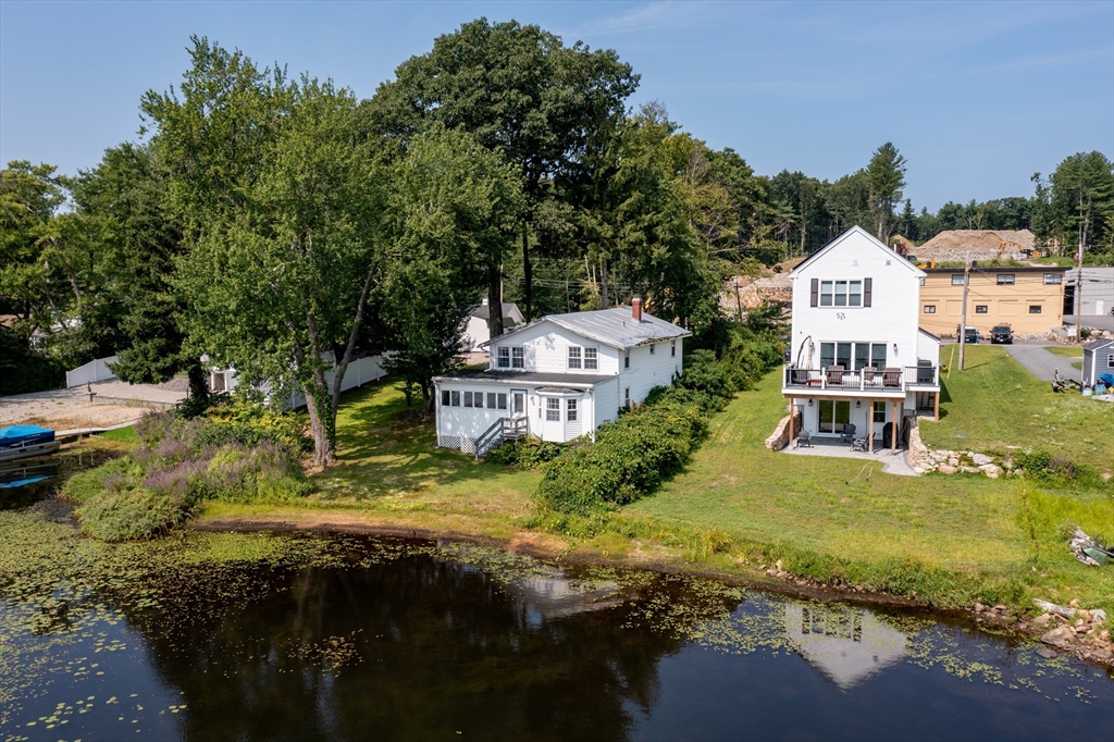 58 Uxbridge Road, Mendon, Massachusetts, 4 Bedrooms Bedrooms, 7 Rooms Rooms,2 BathroomsBathrooms,Residential,For Sale,Uxbridge Road,73279376