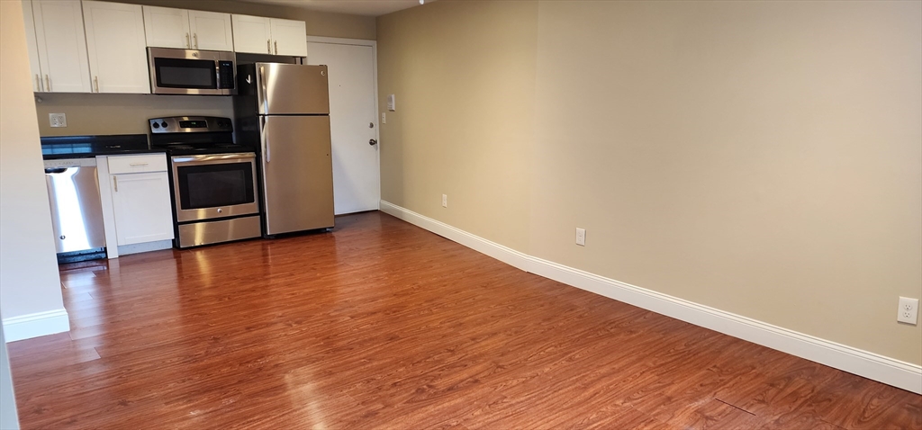 1 Old Colony Rd, Mansfield, Massachusetts, 1 Bedroom Bedrooms, 3 Rooms Rooms,1 BathroomBathrooms,Residential Lease,For Rent,Old Colony Rd,73438408